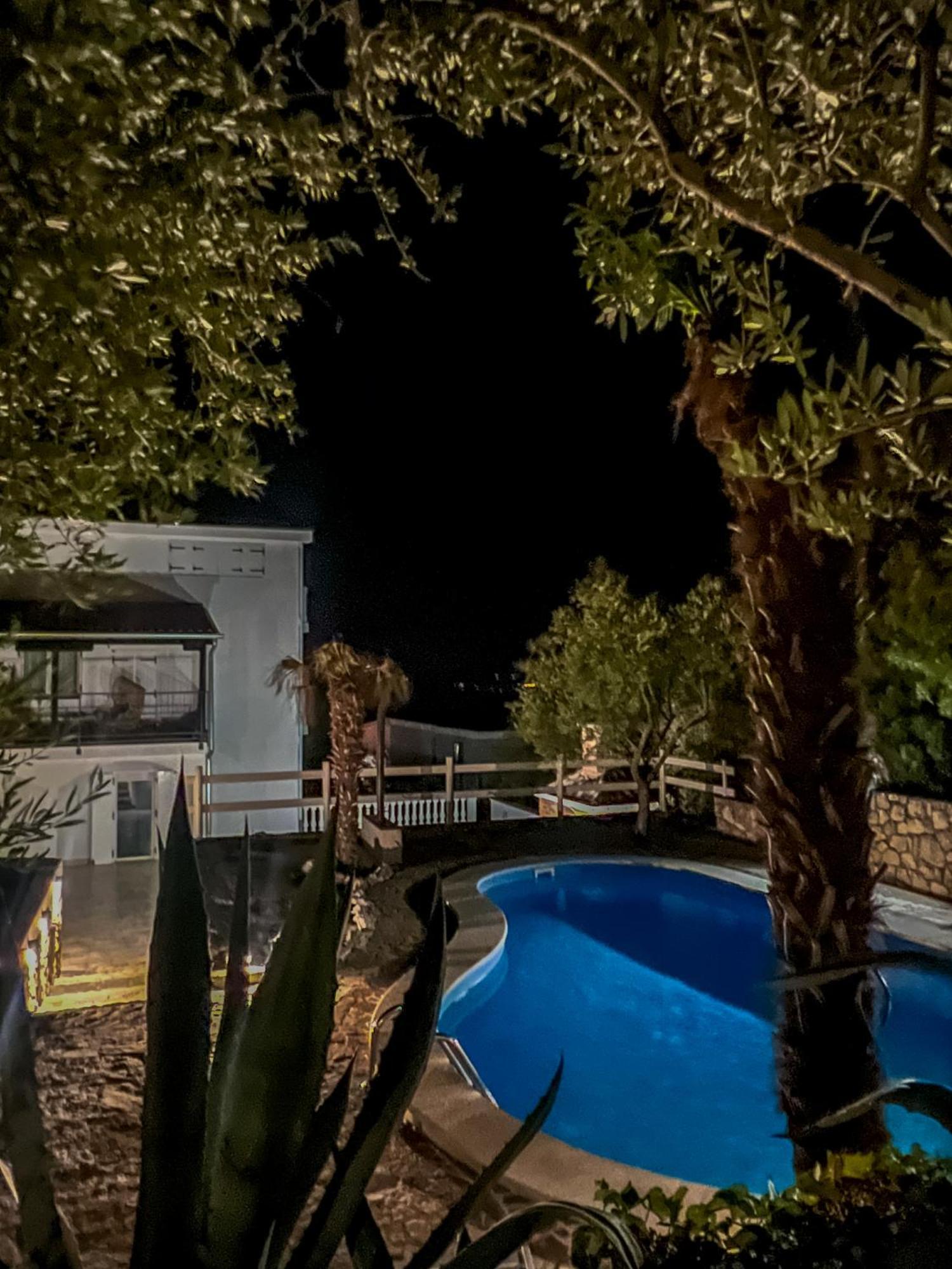 Apartments Villa Klaudia - Adults Only 크리크베니카 외부 사진